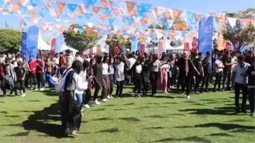 Van'da 'İlk Oyum Erdoğan'a, İlk Oyum AK Parti'ye Gençlik Buluşması' düzenlendi
