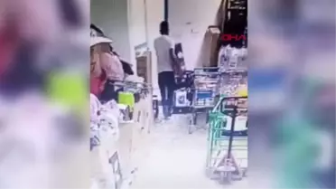 İSTANBUL-AVCILAR'DA HIRSIZ ÇEKÇEK ARABAYLA HIRSIZLIK KAMERADA