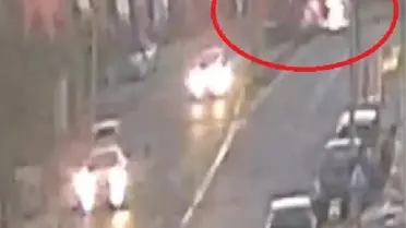 Son dakika haberi! FRENİ BOŞALIP, DEVRİLEN KAMYONUN SÜRÜCÜSÜ ÖLDÜ; KAZA ANI KAMERADA