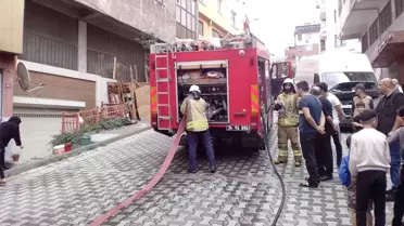 Son dakika haber... Kağıthane'de bir binada çıkan yangın, paniğe neden oldu