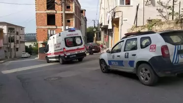 Kızının, 'Evde herkes çalışıyor, sen neden çalışmıyorsun?' sorusuna öfkelenen baba cinnet geçirdi! Başına defalarca vurarak hastanelik etti