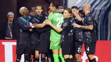 Adana Demirspor, İstanbul'da farka koştu! Mavi Şimşekler, Kasımpaşa'yı 4-1 mağlup ederek zirve yürüyüşünü sürdürdü