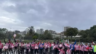 Kadınlar meme kanserinde farkındalık için pedal çevirdi