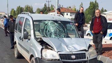 Ağrı gündem haberi: Ağrı'da hafif ticari aracın çarptığı iki kadından biri öldü