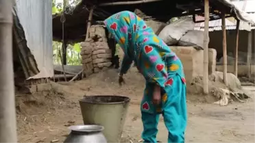 Bangladeş'te yaşayan 96,5 santimetre boyundaki Masura Begum