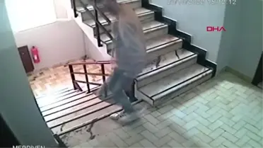 BAKIRKÖY'DE SATIRLI VE KILIÇLI AVUKAT PANİĞİ