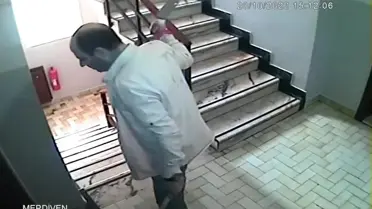 Son dakika haberi! Bakırköy'de elinde kılıç ve satırla insanlara saldıran avukat tutuklandı