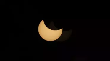 Erzurum haberi... Erzurum ve Ardahan'da parçalı Güneş tutulması ilgiyle izlendi