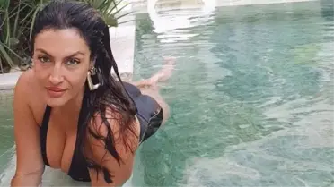 Şarkıcı Tuğba Ekinci'den tangalı bikini paylaşımı: Ben bitti demeden yaz bitmez