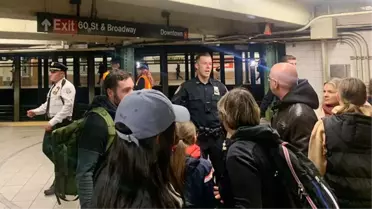 ABD'nin New York metrosunda korkunç ölüm! Kıyafeti kapıya sıkışan genç, karşıdan gelen trenin çarpması sonucu can verdi