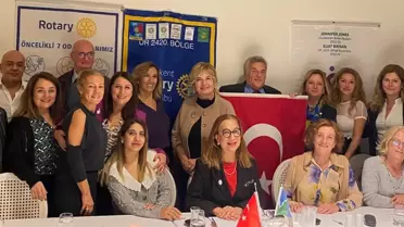 Acarkent Rotary Kulübü üyeleri meme kanserinin erken tanısında 'Genlerin Rolü' konulu toplantıda bir araya geldi