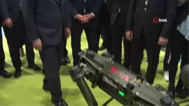 Milli Savunma Bakanı Akar ve İngiltereli mevkidaşı Wallace birlikte SAHA EXPO'yu gezdi