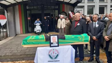 Giresunlu avukat cübbesiyle son yolculuğuna uğurlandı