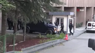 Ankara Adliyesi önünde toplanan TTB üyeleri ile polis arasında gerginlik