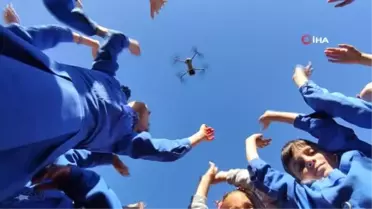 Ardahan'da köy okulunda okuyan çocuklara drone eğitimi verildi