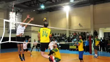 Cizre'de kurumlar arası voleybol turnuvası sona erdi
