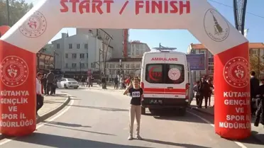 Sevgi Taşdemir Cumhuriyet Koşusunda il üçüncüsü oldu