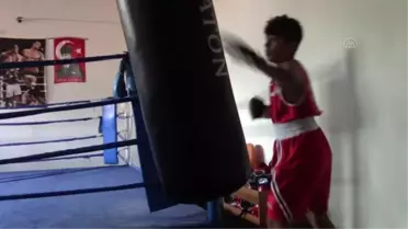 İçinde ukde kalan boksa antrenör olarak dönüp dezavantajlı çocuklara sporu sevdirdi