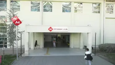 Başkent'in Metro İstasyonlarında Çiçek Takası Devam Ediyor