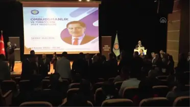 DİYARBAKIR - Kamu Başdenetçisi Malkoç üniversite öğrencileriyle bir araya geldi