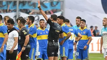 Hakem elini cebine atmaktan yoruldu! Dünya, 11 kırmızı kartın çıktığı finali konuşuyor