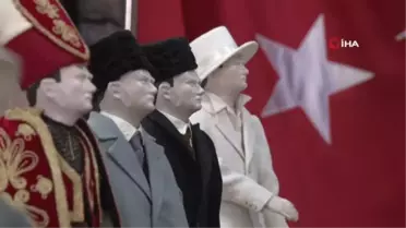 20 kişilik ekip 1.5 yılda Atatürk'ün 15 farklı elbisesinin birebir aynısını dikti
