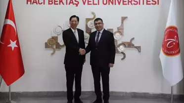 Çin'in Ankara Büyükelçisi Liu, Nevşehir'de Çince öğrenen öğrencilerle buluştu