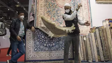 Shanghai'daki İthalat Fuarında 'Uçan Halı' Şovu