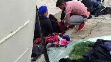 ADANA'DA TARIM İŞÇİLERİNİN TAŞINDIĞI MİDİBÜS ŞARAMPOLE DEVRİLDİ 12 YARALI