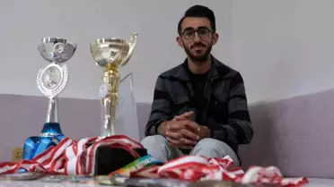 İşitme engelli gencin ilham veren başarı hikayesi