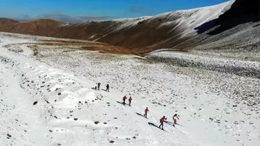 Bitlisli kayakçılar mevsimin ilk karında antrenman yaptı