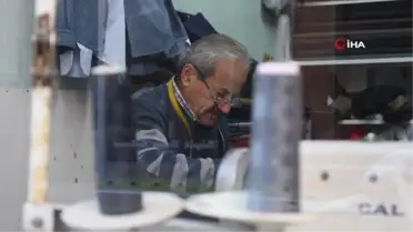 70 yaşındaki terzi Sıtkı Usta'nın meslek aşkı hayran bırakıyor