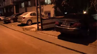 ÜMRANİYE'DE YÜZLERİ MASKELİ İKİ KİŞİ PARK HALİNDEKİ OTOMOBİLİ ÇALDI