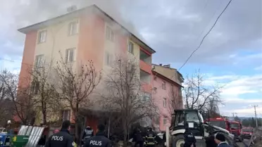 4 katlı apartmanda yangın: Binada yaşayan vatandaşlar tahliye edildi