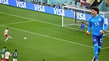Meksika'nın sembol isimlerinden Ochoa, Dünya Kupası'na damga vurmaya devam ediyor! Lewandowski'nin penaltısını kurtararak zirvede yer aldı