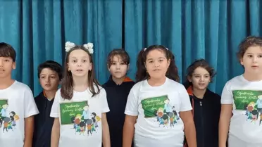 Bursa'da ilkokul öğrencileri öğretmenleri için şarkı söyleyip klip yaptı