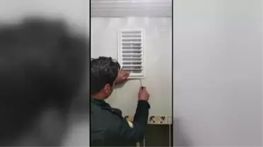 Havalandırma boşluğunda mahsur kalan güvercini itfaiye kurtardı