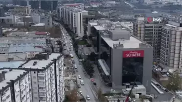 İstanbul'da alışveriş nedeniyle trafik yoğunluğu oluştu