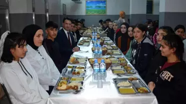 Kaymakam Gürses, öğrencilerle bir araya geldi