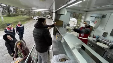 Gölyaka'da 800'ün üzerinde depremzede 243 çadırda konaklamayı sürdürüyor