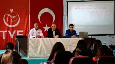 TVF Başkanı Üstündağ, Adana'da aday hakem kursunu ziyaret etti