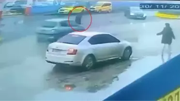 AĞRI'DA OTOMOBİLİN ÇARPTIĞI YAYA ÖLDÜ; KAZA KAMERADA