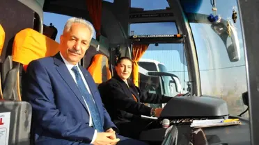 Akşehir'in şehirlerarası tek kadın şoförü Funda Çeper babasının izinde