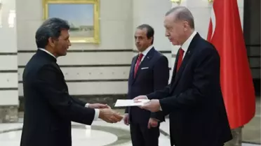 Zambiya Büyükelçisi William Maipambe Sikazwe, Cumhurbaşkanı Erdoğan'a güven mektubu sundu