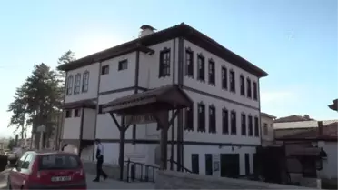 'İlçeye öğrenci gelsin' diye belediye binasını yüksekokula tahsis ettiler