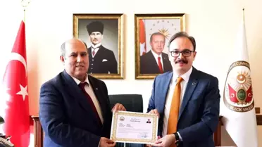 Vali Kızılkaya'dan Kaymakam Ünal'a başarı belgesi