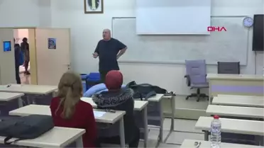 61 YAŞINDAKİ ÖĞRETİM ÜYESİ, 4'ÜNCÜ ÜNİVERSİTESİNİ OKUYOR