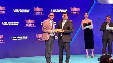 Kütahya Valiliği Motivasyon ve Eğitim Tırı, 'Yılın en iyisi' ödülünü törenle aldı