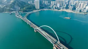 Hong Kong'un Tseung Kwan O Koyu Geçiş Köprüsü Trafiğe Açıldı
