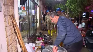 Mehmetçik, Antalya'da afetzedeler için seferber oldu